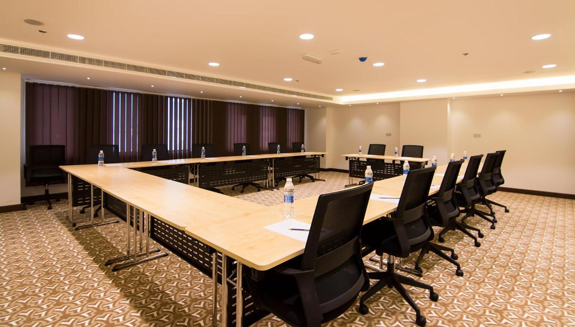 City Park Hotel Apartments Muscat Exterior photo