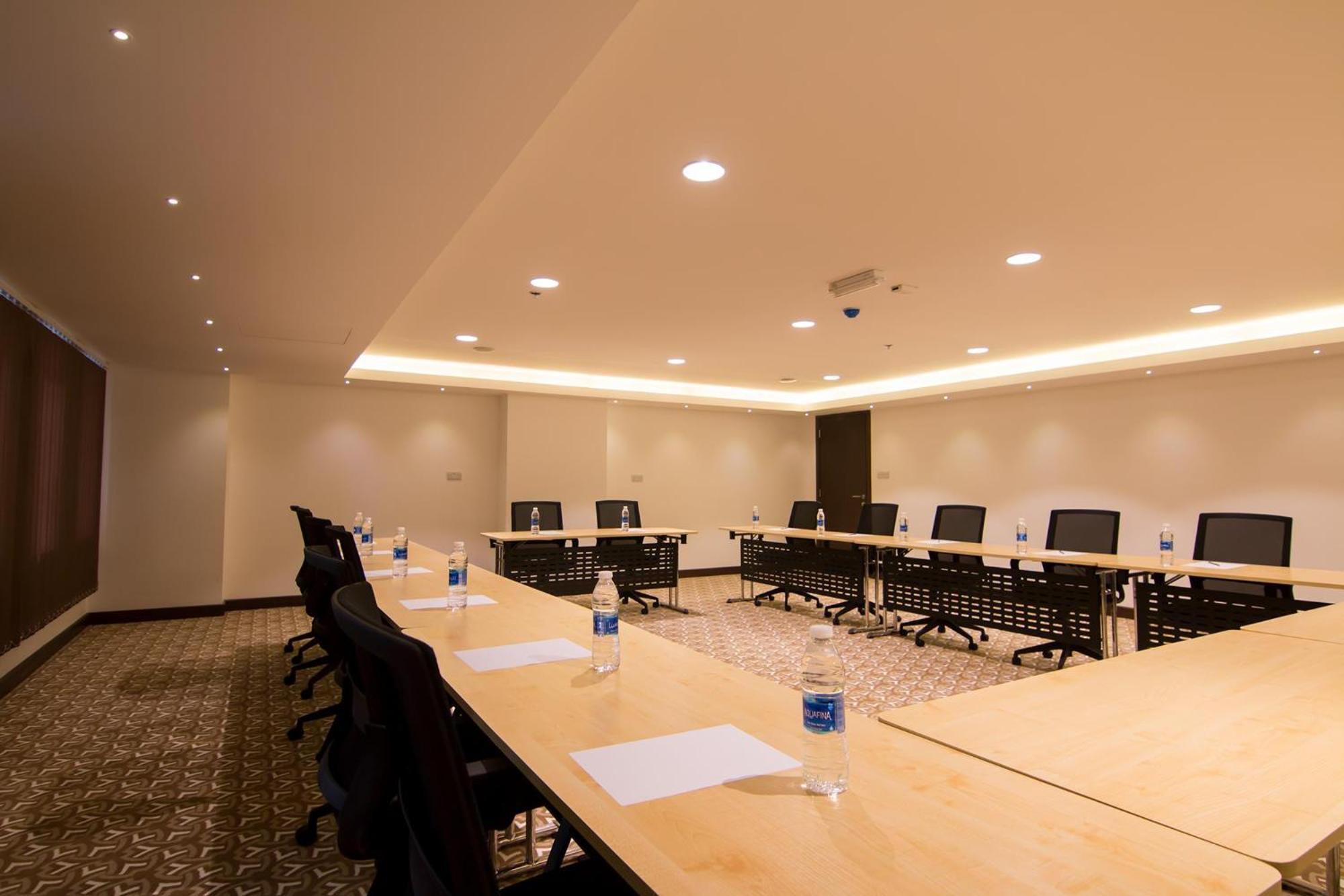 City Park Hotel Apartments Muscat Exterior photo